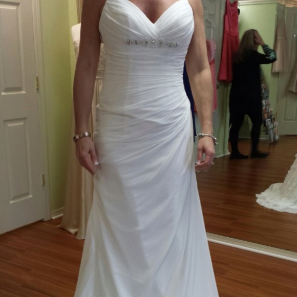 Wedding dress - Picture 3 of 4